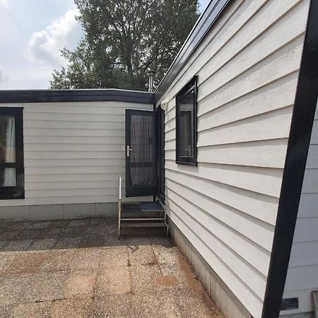 Comfortabel En Gezellig Familie Chalet Tot 6 Personen Op De Veluwe Bungalowpark De Kern Putten Exteriér fotografie