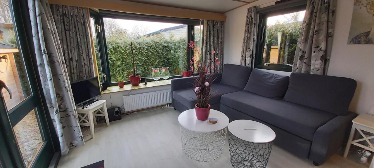 Comfortabel En Gezellig Familie Chalet Tot 6 Personen Op De Veluwe Bungalowpark De Kern Putten Exteriér fotografie